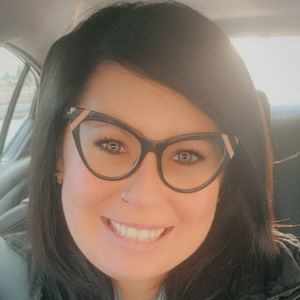 Meet your Posher, Crystal